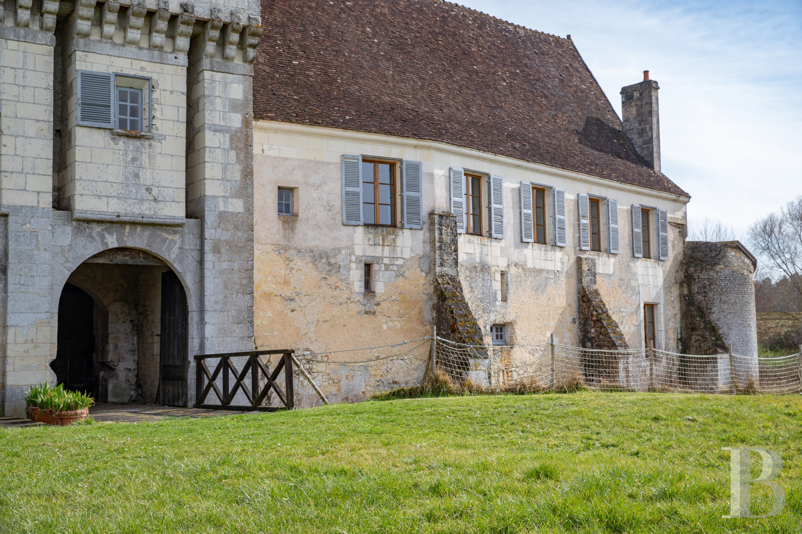 A former château-monastery and its 150-hectare estate near Loches, in Touraine - photo  n°3